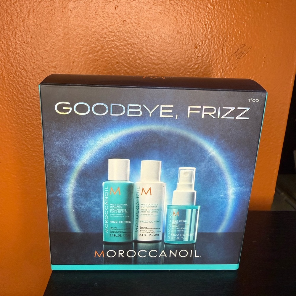 Moroccanoil Frizz Control Trio - Blue and White